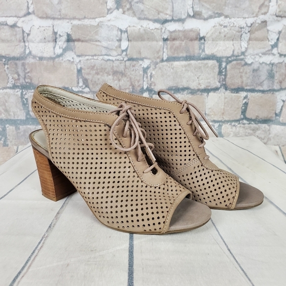 Franco Sarto Gossip Peeptoe  Slingback Sz 9W Taupe Suede - Picture 1 of 13